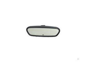 Usados Retrovisor interior Peugeot 3008 II (M4/MC/MJ/MR) 1.2 12V e-THP PureTech 130 Precio € 19,00 Norma de margen ofrecido por Automaterialen Ronald Morien B.V.