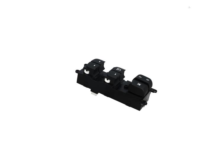 Usados Interruptor combinado de ventanillas Hyundai i10 (B5) 1.0 12V Precio € 49,00 Norma de margen ofrecido por Automaterialen Ronald Morien B.V.
