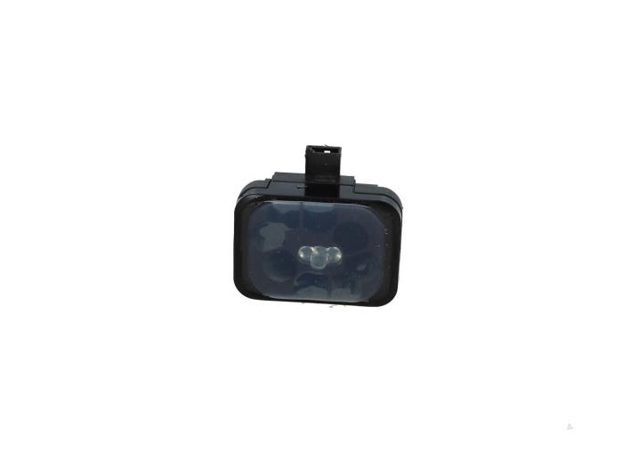 Begagnade Regnsensor Volkswagen Touareg (7LA/7L6) 5.0 TDI V10 Pris € 50,00 Marginaltabell erbjuds av Automaterialen Ronald Morien B.V.