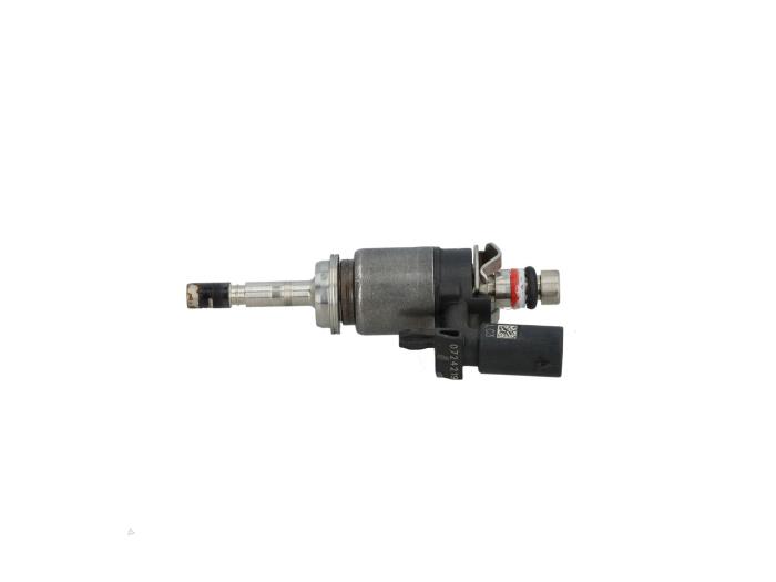 Injector (petrol injection) from a Seat Leon (5FB) 1.5 TSI 16V 2020