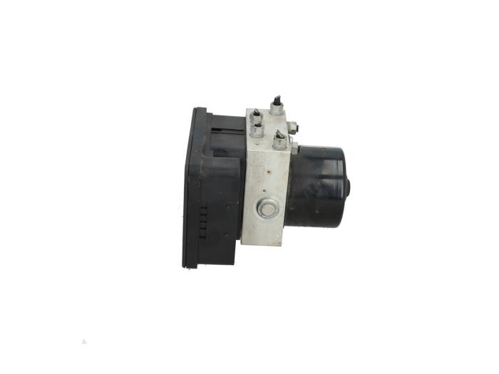 Usagé Pompe ABS BMW 1 serie (E87/87N) 118i 16V Prix € 75,00 Règlement à la marge proposé par Automaterialen Ronald Morien B.V.