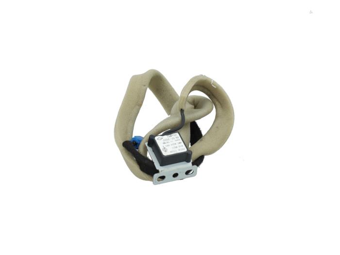 Używane Antena GPS Renault Kangoo Express (RFK) 1.5 Blue dCi 80 Cena € 25,00 Z VAT oferowane przez Automaterialen Ronald Morien B.V.