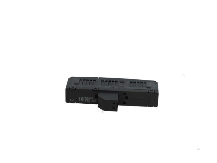 Używane Przelacznik ESP Audi A4 (B8) 1.8 TFSI 16V Cena € 10,00 Procedura marży oferowane przez Automaterialen Ronald Morien B.V.