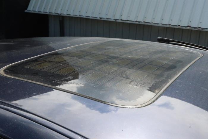 Używane Szyberdach Volkswagen Phaeton (3D) 6.0 W12 48V 4Motion Cena € 195,00 Procedura marży oferowane przez Automaterialen Ronald Morien B.V.