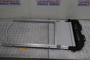 Usagé Mécanique plafond ouvrant Peugeot 2008 (CU) 1.2 Vti 12V PureTech 82 Prix € 195,00 Règlement à la marge proposé par Automaterialen Ronald Morien B.V.