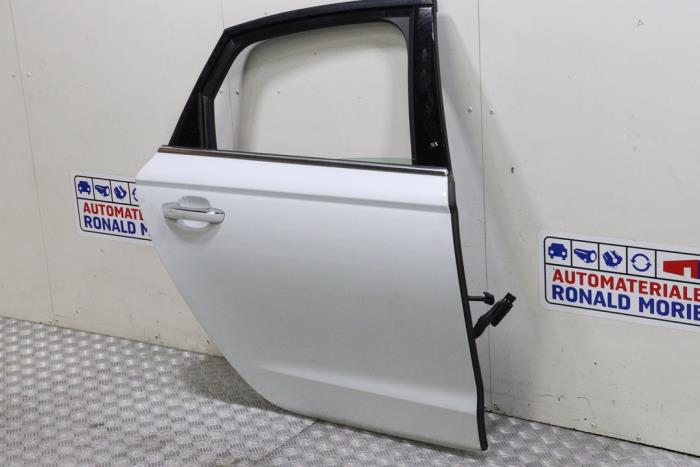 Rear door 4-door, right from a Audi A6 (C7) 2.0 TDI 16V Quattro 2016
