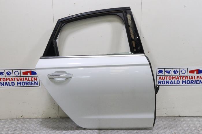 Rear door 4-door, right from a Audi A6 (C7) 2.0 TDI 16V Quattro 2016