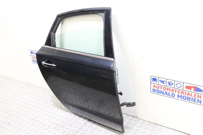Rear door 4-door, right from a Audi A6 (C7) 2.0 TDI 16V Quattro 2016