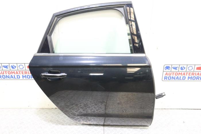 Rear door 4-door, right from a Audi A6 (C7) 2.0 TDI 16V Quattro 2016