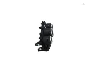 Usados Panel de control de calefacción Mini Countryman (F60) 2.0 16V Cooper S Precio € 195,00 IVA incluido ofrecido por Automaterialen Ronald Morien B.V.