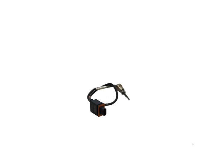 Usagé Sensor température d’échappement Volkswagen Tiguan (CT1) 1.5 eTSI 150 Prix € 54,45 Prix TTC proposé par Automaterialen Ronald Morien B.V.