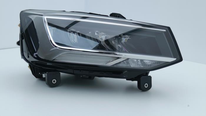 Nowe Reflektor prawy Audi Q2 (GAB/GAG) 1.4 TFSI 16V Cena € 477,95 Z VAT oferowane przez Automaterialen Ronald Morien B.V.