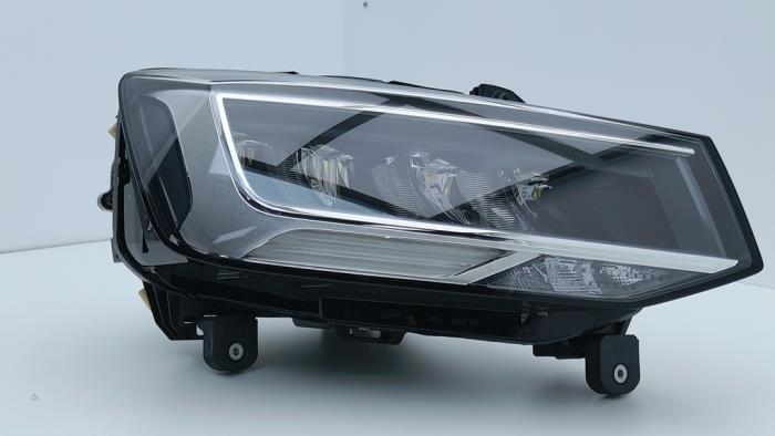 Nowe Reflektor prawy Audi Q2 (GAB/GAG) 1.4 TFSI 16V Cena € 477,95 Z VAT oferowane przez Automaterialen Ronald Morien B.V.