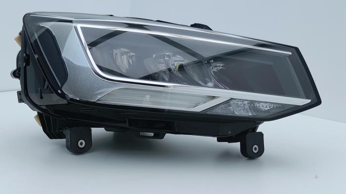 Nowe Reflektor prawy Audi Q2 (GAB/GAG) 1.4 TFSI 16V Cena € 477,95 Z VAT oferowane przez Automaterialen Ronald Morien B.V.