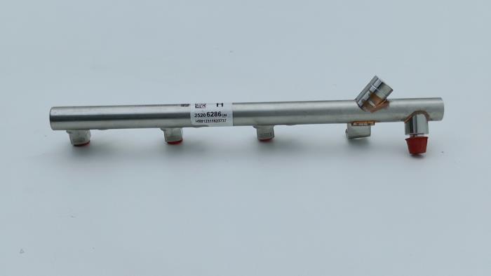 Usagé Système d'injection Opel Astra K 1.2 Turbo 12V Prix € 75,00 Règlement à la marge proposé par Automaterialen Ronald Morien B.V.