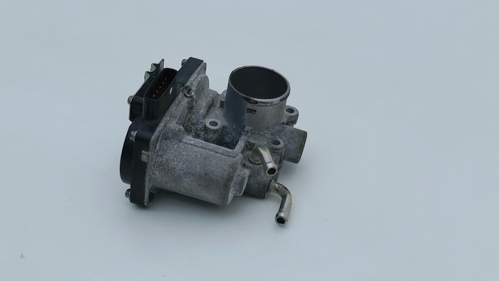 Gebrauchte Drosselklappengehäuse Mitsubishi Space Star (A0) 1.0 12V Preis € 95,00 Mit Mehrwertsteuer angeboten von Automaterialen Ronald Morien B.V.