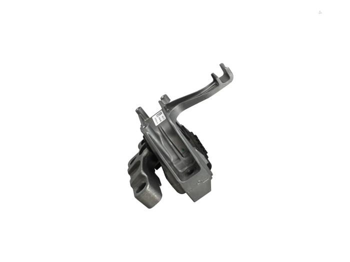Used Engine mount Volkswagen Tiguan (CT1) 2.0 TDI Price € 65,00 Inclusive VAT offered by Automaterialen Ronald Morien B.V.