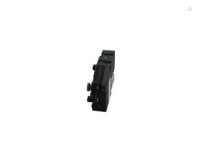 Usados Motor de techo deslizante Mercedes E (W212) E-350 CDI V6 24V BlueEfficiency Precio € 75,00 Norma de margen ofrecido por Automaterialen Ronald Morien B.V.