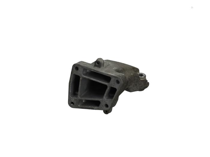Usagé Support moteur Mercedes E (W212) E-350 CDI V6 24V BlueEfficiency Prix € 19,00 Règlement à la marge proposé par Automaterialen Ronald Morien B.V.