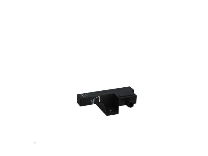 Używane Antena Audi A6 Avant (C7) 2.0 TDI 16V Quattro Cena € 9,99 Z VAT oferowane przez Automaterialen Ronald Morien B.V.