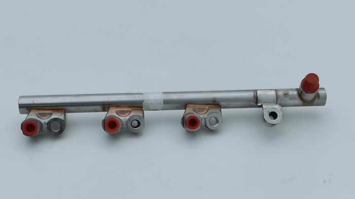 Usagé Système d'injection Opel Astra K 1.2 Turbo 12V Prix € 75,00 Règlement à la marge proposé par Automaterialen Ronald Morien B.V.