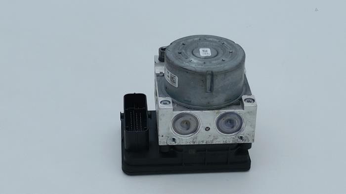 Usagé Bloc ABS Opel Corsa F (UB/UH/UP) 1.2 12V 75 Prix € 272,25 Prix TTC proposé par Automaterialen Ronald Morien B.V.