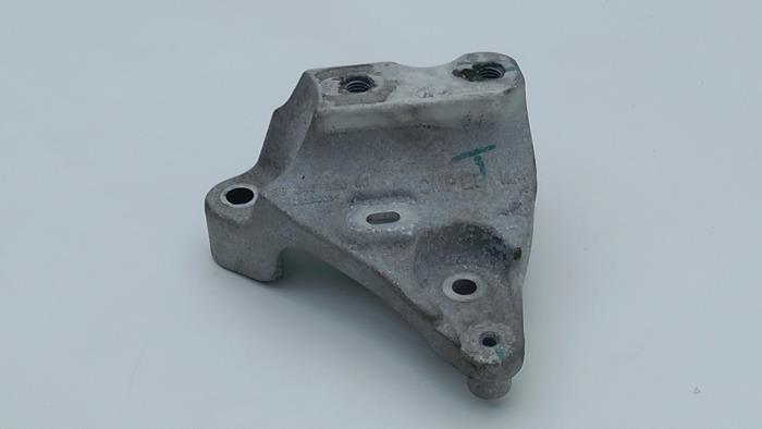Usagé Support moteur Opel Corsa F (UB/UH/UP) 1.2 12V 75 Prix € 20,00 Prix TTC proposé par Automaterialen Ronald Morien B.V.