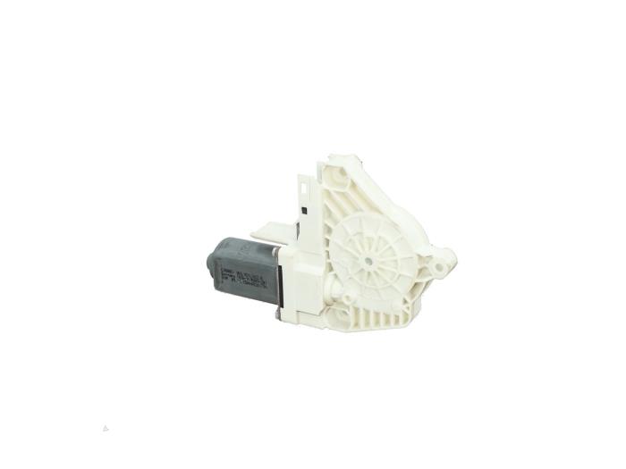 Usados Motor de ventanilla de puerta Audi S8 (D4) 4.0 Plus V8 TFSI 32V Precio € 15,00 IVA incluido ofrecido por Automaterialen Ronald Morien B.V.