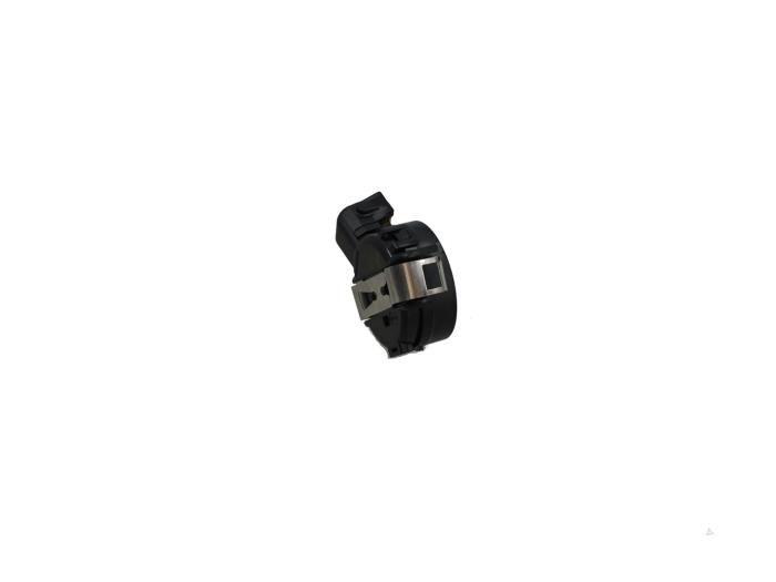Begagnade Regnsensor BMW 5 serie (F10) 523i 24V Pris € 49,00 Marginaltabell erbjuds av Automaterialen Ronald Morien B.V.