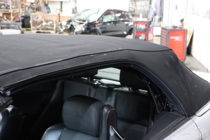 Używane Miekki dach cabrio BMW M3 (E46/2C) 3.2 24V Cena € 695,00 Procedura marży oferowane przez Automaterialen Ronald Morien B.V.