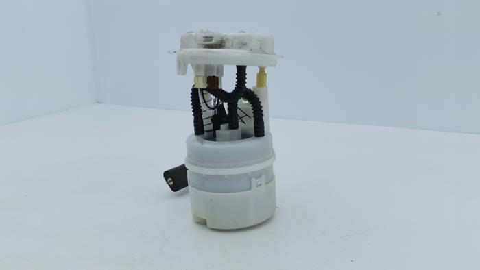 Gebrauchte Benzinpumpe Renault Clio IV Estate/Grandtour (7R) 0.9 Energy TCE 90 12V Preis € 49,00 Margenregelung angeboten von Automaterialen Ronald Morien B.V.