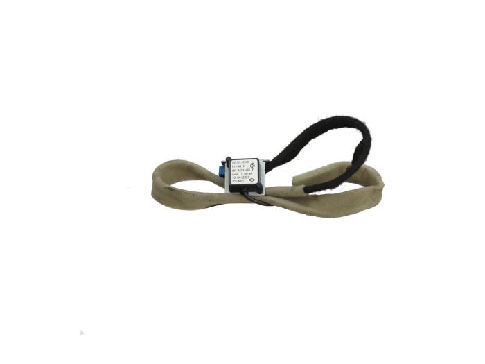 Używane Antena Renault Master III (MA/MB/MC/MD/MH/MF/MG/MH) 2.3 dCi 135 16V FWD Cena € 34,99 Z VAT oferowane przez Automaterialen Ronald Morien B.V.