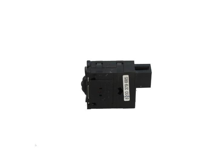 Używane Przelacznik reflektora LHV Renault Master III (MA/MB/MC/MD/MH/MF/MG/MH) 2.3 dCi 135 16V FWD Cena € 14,99 Z VAT oferowane przez Automaterialen Ronald Morien B.V.