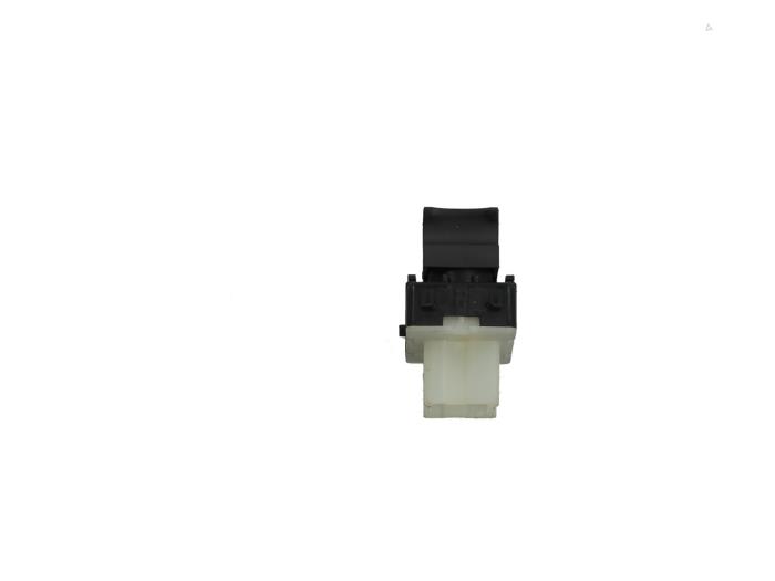 Usados Interruptor de ventanilla eléctrica Renault Master III (MA/MB/MC/MD/MH/MF/MG/MH) 2.3 dCi 135 16V FWD Precio € 5,00 IVA incluido ofrecido por Automaterialen Ronald Morien B.V.