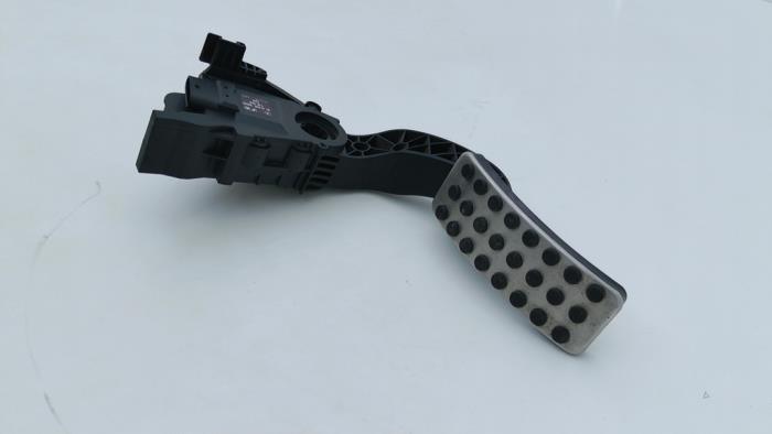 Gebrauchte Gaspedal Mercedes A-Klasse AMG (W176) 2.0 A-45 AMG Turbo 16V 4-Matic Preis € 29,00 Margenregelung angeboten von Automaterialen Ronald Morien B.V.