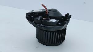 Begagnade Fläktmotor för uppvärmning och ventilation Mercedes CLA Shooting Brake AMG (117.9) 2.0 CLA-45 AMG Turbo 16V Pris € 65,00 Marginaltabell erbjuds av Automaterialen Ronald Morien B.V.