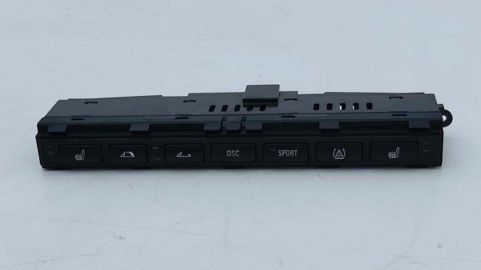 Usagé Commande toit escamotable BMW M3 (E46/2C) 3.2 24V Prix € 89,00 Règlement à la marge proposé par Automaterialen Ronald Morien B.V.