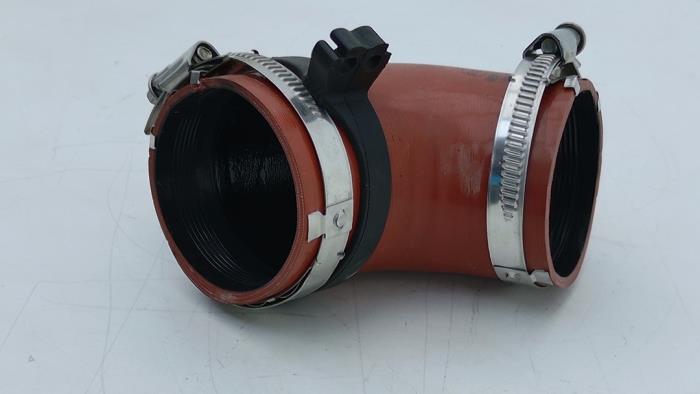 Gebrauchte Intercooler Schlauch MAN TGE 2.0 TDI Preis € 90,75 Mit Mehrwertsteuer angeboten von Automaterialen Ronald Morien B.V.