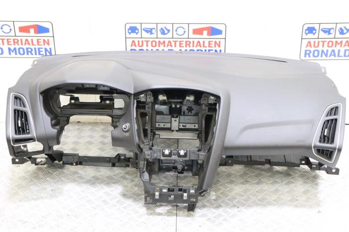 Używane Panel Ford Focus 3 Wagon 1.6 SCTi 16V Cena € 150,00 Procedura marży oferowane przez Automaterialen Ronald Morien B.V.