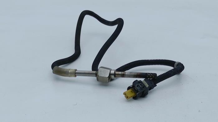 Usagé Sensor température d’échappement Mercedes S (222.0/222.1) 3.0 S-350 BlueTEC, S-350d 24V Prix € 49,00 Règlement à la marge proposé par Automaterialen Ronald Morien B.V.