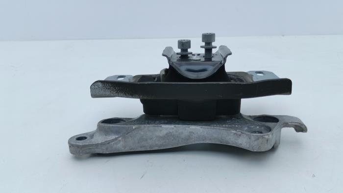 Used Engine mount Citroen C5 X (NC/ND) 1.6 Hybrid 225 Price € 25,00 Inclusive VAT offered by Automaterialen Ronald Morien B.V.