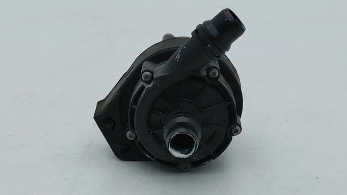 Begagnade Extra vattenpump Peugeot 2008 (UD/UK/UR/US/UX) e-2008 50 kWh Pris € 48,99 Inklusive moms erbjuds av Automaterialen Ronald Morien B.V.