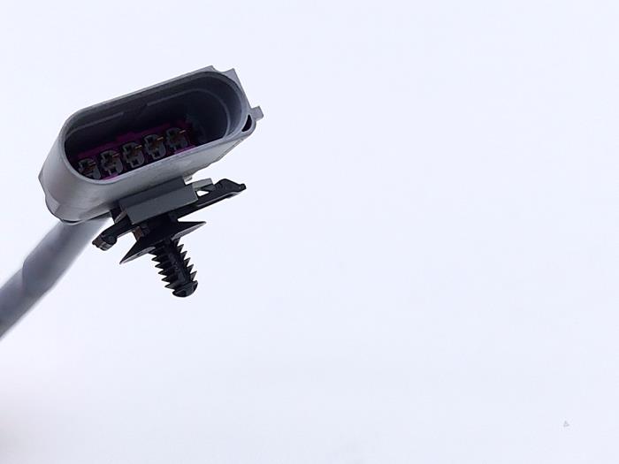 Lambda probe from a Volkswagen Passat Variant (3G5) 2.0 TDI 16V 190 4Motion 2018