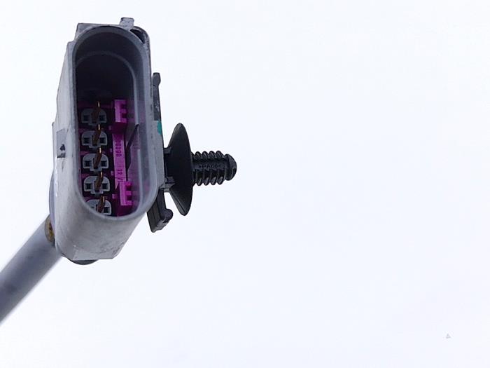 Lambda probe from a Volkswagen Passat Variant (3G5) 2.0 TDI 16V 190 4Motion 2017