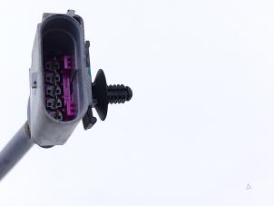 Lambda probe from a Volkswagen Passat Variant (3G5) 2.0 TDI 16V 190 4Motion 2017