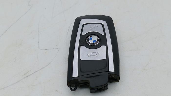 Używane Klucz BMW M4 (F82) M4 3.0 24V TwinPower Turbo Cena € 95,00 Procedura marży oferowane przez Automaterialen Ronald Morien B.V.