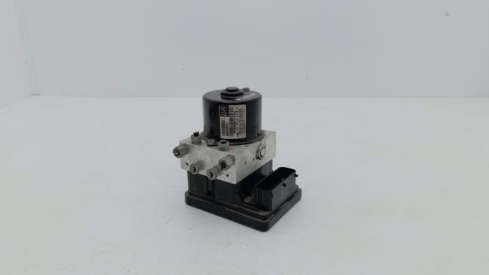 Gebrauchte ABS Pumpe Opel Astra J Sports Tourer (PD8/PE8/PF8) 1.7 CDTi 16V Preis € 75,00 Margenregelung angeboten von Automaterialen Ronald Morien B.V.