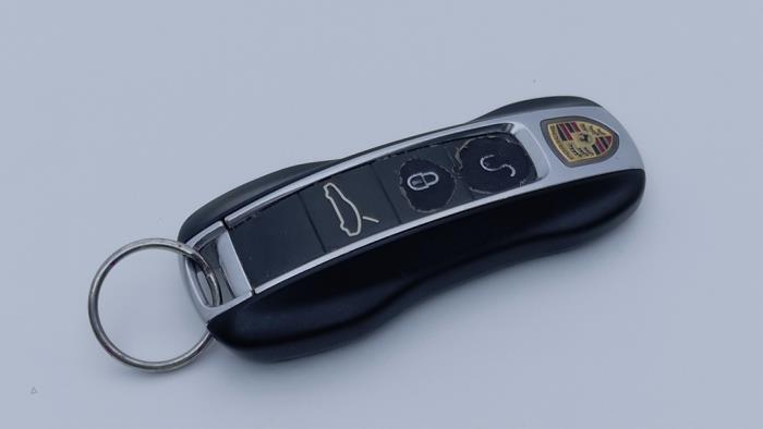 Używane Klucz Porsche Panamera (971G) 3.0 V6 24V 4 Cena € 145,00 Procedura marży oferowane przez Automaterialen Ronald Morien B.V.