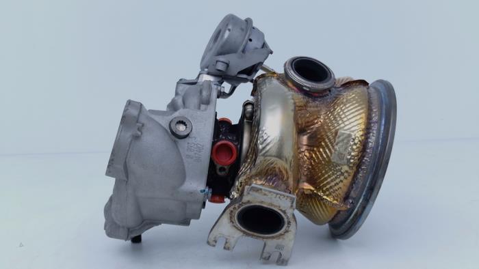 Usagé Turbo Porsche Panamera (971G) 3.0 V6 24V 4 Prix € 795,00 Règlement à la marge proposé par Automaterialen Ronald Morien B.V.