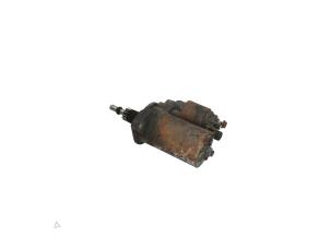 Gebrauchte Anlasser Volkswagen Corrado 2.0 16V Preis € 10,00 Margenregelung angeboten von Automaterialen Ronald Morien B.V.
